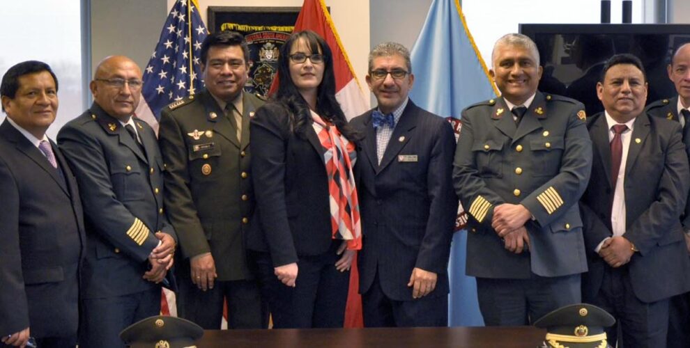 Alejandra Bolaños and Guillermo Pacheco (center) with CAEN delegation